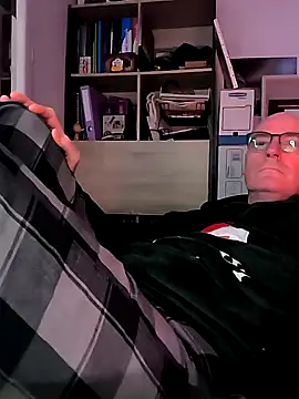 bogland33 online show from January 27, 2025, 9:33 pm