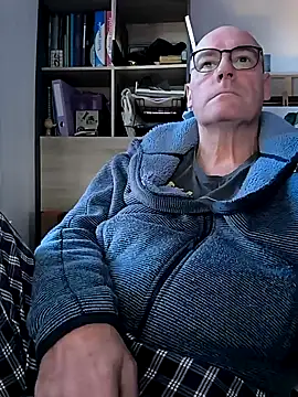 bogland33 online show from February 3, 2025, 4:31 pm