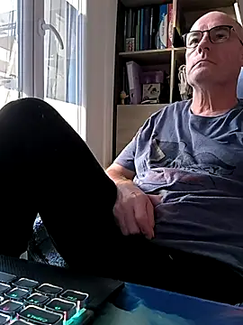 bogland33 online show from February 6, 2025, 4:03 pm