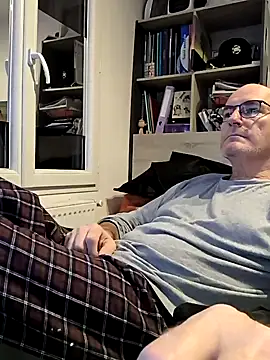 bogland33 online show from February 14, 2025, 7:44 pm