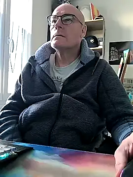 bogland33 online show from February 18, 2025, 1:22 pm