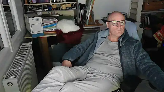 bogland33 online show from February 24, 2025, 10:25 pm