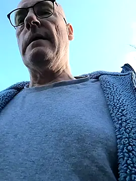 bogland33 online show from February 25, 2025, 2:33 pm