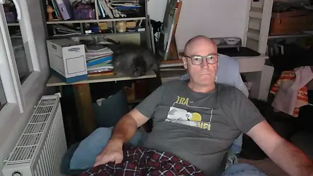 bogland33 online show from February 25, 2025, 8:41 pm