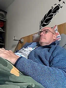 bogland33 online show from October 17, 2025, 7:44 am