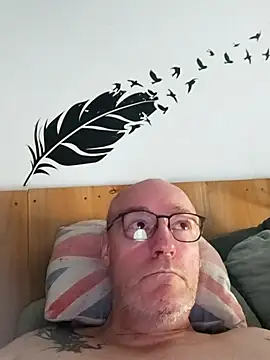 Snapshot of bogland33 chatting on June 27, 2026, 11:48 am bogland33 online show from June 27, 2026, 11:48 am