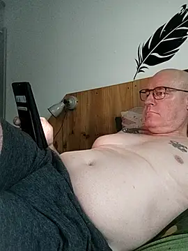 Snapshot of bogland33 chatting on July 4, 2026, 7:53 pm bogland33 online show from July 4, 2026, 7:53 pm