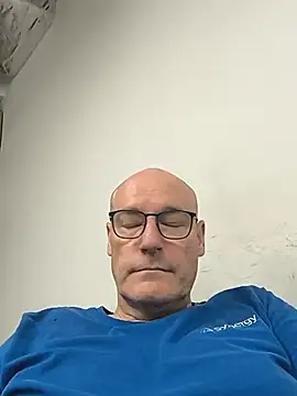 Snapshot of bogland33 chatting on July 13, 2026, 3:15 pm bogland33 online show from July 13, 2026, 3:15 pm