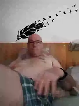 Snapshot of bogland33 chatting on July 19, 2026, 6:44 pm bogland33 online show from July 19, 2026, 6:44 pm