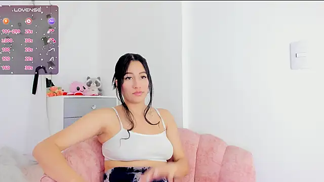 Snapshot of Sara_Kurt chatting on January 17, 2025, 2:07 pm Sara Kurt online show from January 17, 2025, 2:07 pm