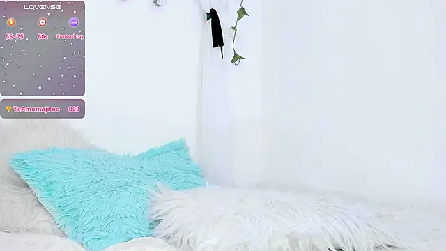 Snapshot of Sara_Kurt chatting on January 28, 2025, 4:41 pm Sara Kurt online show from January 28, 2025, 4:41 pm