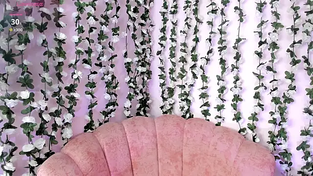 Snapshot of Sara_Kurt chatting on October 2, 2025, 2:13 pm Sara Kurt online show from October 2, 2025, 2:13 pm