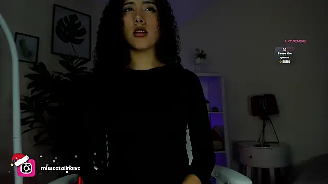 miss catalinaa online show from December 27, 2024, 11:39 am