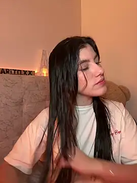 Snapshot of ARITOO_ chatting on October 25, 2025, 6:32 am ARITOO online show from October 25, 2025, 6:32 am