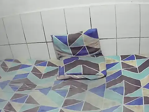 Snapshot of pierdona chatting on October 29, 2025, 7:48 pm pierdona online show from October 29, 2025, 7:48 pm