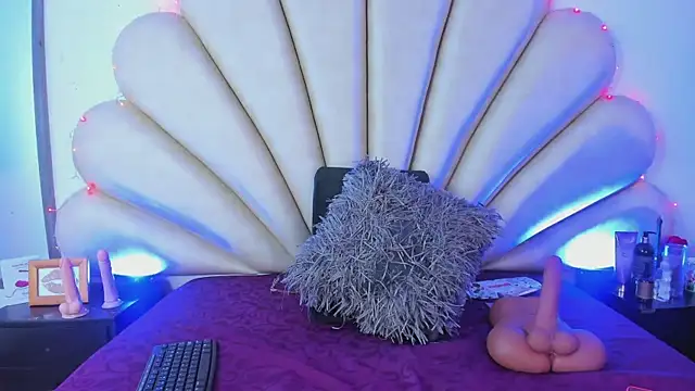 Anna  Spencer online show from February 13, 2025, 12:43 pm