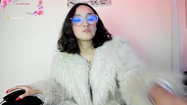 its  angelica  online show from January 18, 2025, 7:37 pm