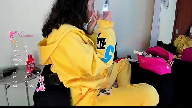 its  angelica  online show from October 21, 2025, 7:14 pm