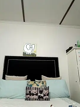 contagiousqueen online show from February 17, 2026, 6:21 am