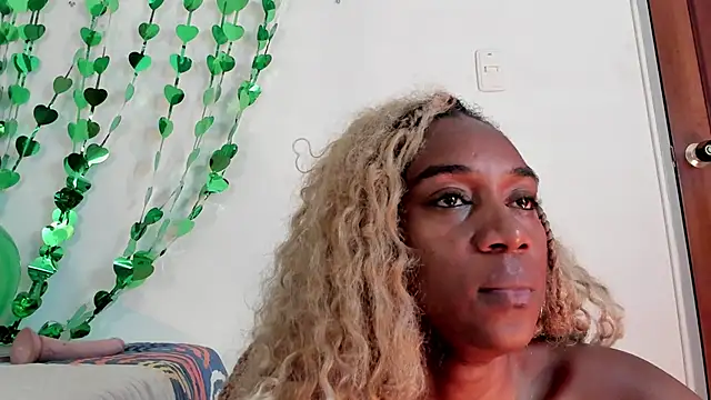 aisha w10 online show from March 18, 2025, 6:59 pm
