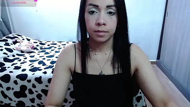 Amber Lovely online show from January 1, 2025, 6:27 pm