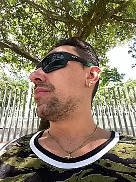 dantedesirexx online show from May 20, 2026, 3:40 pm