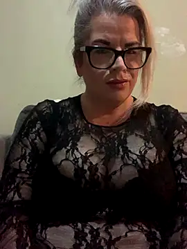 curvy-Ruby-Uk online show from December 7, 2024, 9:33 pm