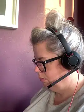 curvy-Ruby-Uk online show from December 14, 2024, 8:56 am