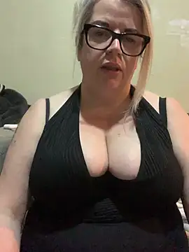 curvy-Ruby-Uk online show from January 11, 2025, 8:10 pm
