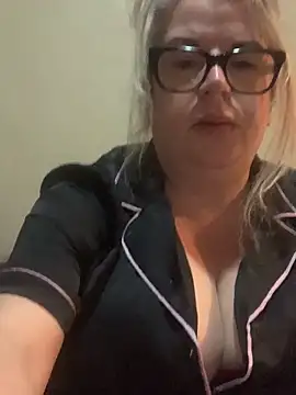 curvy-Ruby-Uk online show from January 13, 2025, 7:43 am