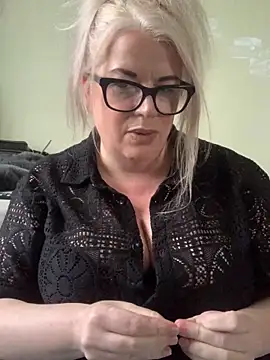 curvy-Ruby-Uk online show from January 20, 2025, 2:57 pm