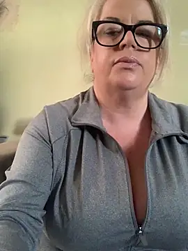 curvy-Ruby-Uk online show from February 26, 2025, 4:35 pm
