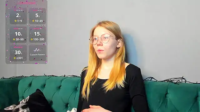 Snapshot of Esme_Runn chatting on January 17, 2025, 10:44 am Esme Runn online show from January 17, 2025, 10:44 am