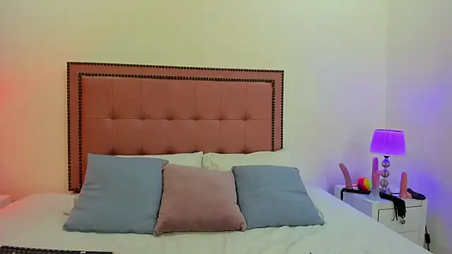 Snapshot of CarolinaGlamour chatting on February 8, 2025, 7:59 pm CarolinaGlamour online show from February 8, 2025, 7:59 pm