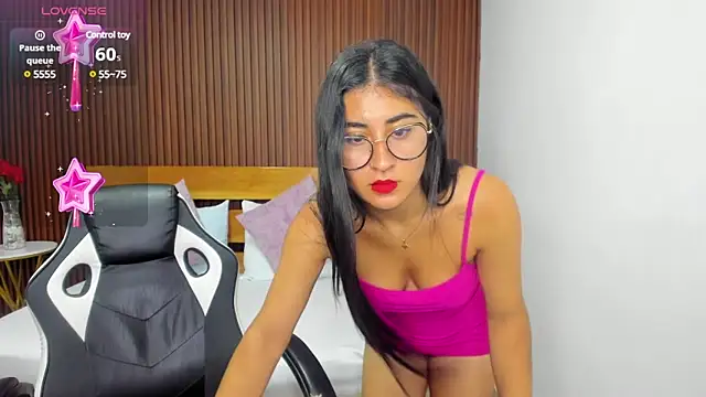 Snapshot of evelin_leroy chatting on March 5, 2025, 12:11 pm evelin leroy online show from March 5, 2025, 12:11 pm