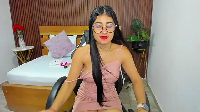 Snapshot of evelin_leroy chatting on March 8, 2025, 12:09 pm evelin leroy online show from March 8, 2025, 12:09 pm
