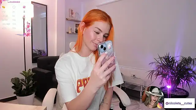 Snapshot of Niicoleta chatting on October 2, 2025, 7:32 pm Niicoleta online show from October 2, 2025, 7:32 pm