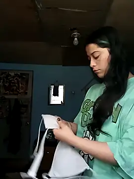 Elvishcassie  online show from January 14, 2026, 9:52 pm