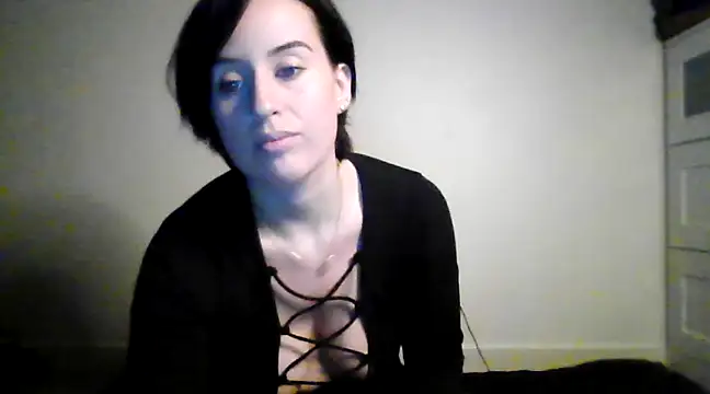 lindsay 33off online show from December 20, 2024, 2:27 pm