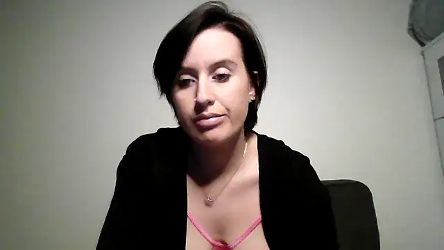 lindsay 33off online show from December 31, 2024, 9:17 pm