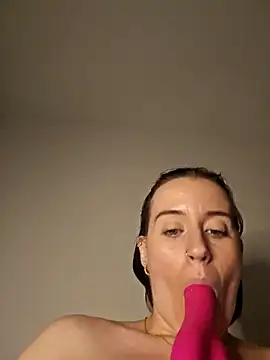 lindsay 33off online show from January 28, 2025, 10:12 pm