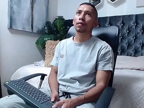 richar voller online show from October 9, 2025, 11:19 am