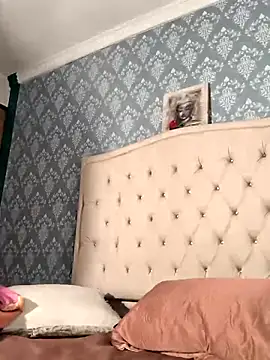 Snapshot of evafoxs chatting on October 1, 2025, 5:19 pm evafoxs online show from October 1, 2025, 5:19 pm