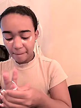 Snapshot of evafoxs chatting on October 10, 2025, 6:07 pm evafoxs online show from October 10, 2025, 6:07 pm