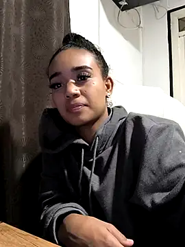 Snapshot of evafoxs chatting on October 24, 2025, 5:59 am evafoxs online show from October 24, 2025, 5:59 am