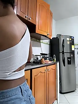 Snapshot of evafoxs chatting on October 29, 2025, 12:57 am evafoxs online show from October 29, 2025, 12:57 am