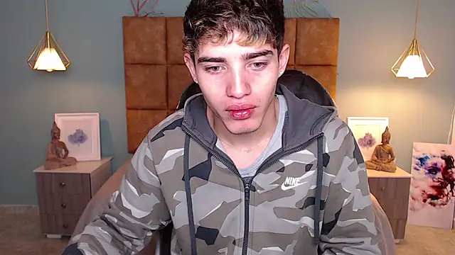 AlejooTwink online show from December 10, 2024, 1:22 pm