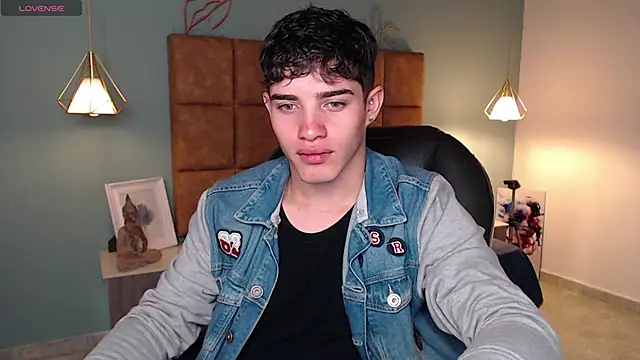 AlejooTwink online show from February 7, 2025, 4:14 pm