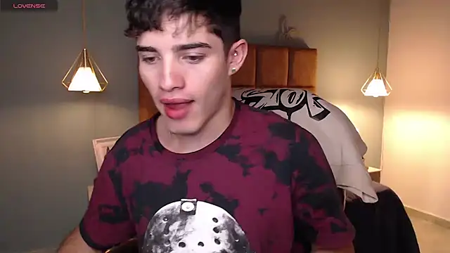 AlejooTwink online show from February 8, 2025, 8:42 pm