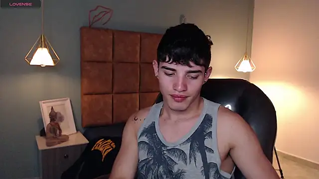 AlejooTwink online show from February 10, 2025, 7:07 pm